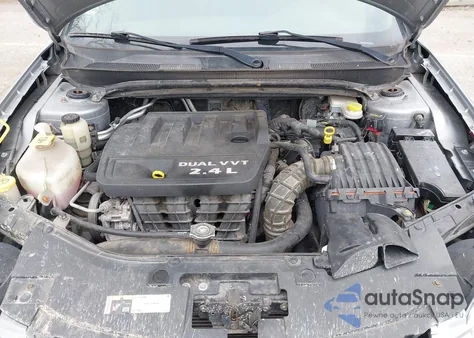 2014 Chrysler 200 Lx z USA, uszkodzony, nr VIN 1C3CCBAB5EN211113